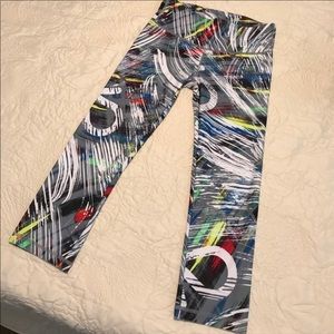 Gap multicolor workout crops